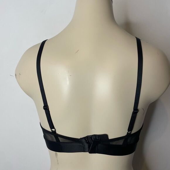 H&M Bra 32B Black Lace Lined Padded Feminine Wireless Feminine Intimates Modern - Picture 2 of 5
